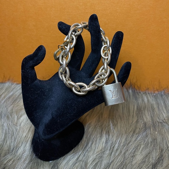 Sale!!! Authentic Louis Vuitton Lock and Key #317 - Picture 9 of 11